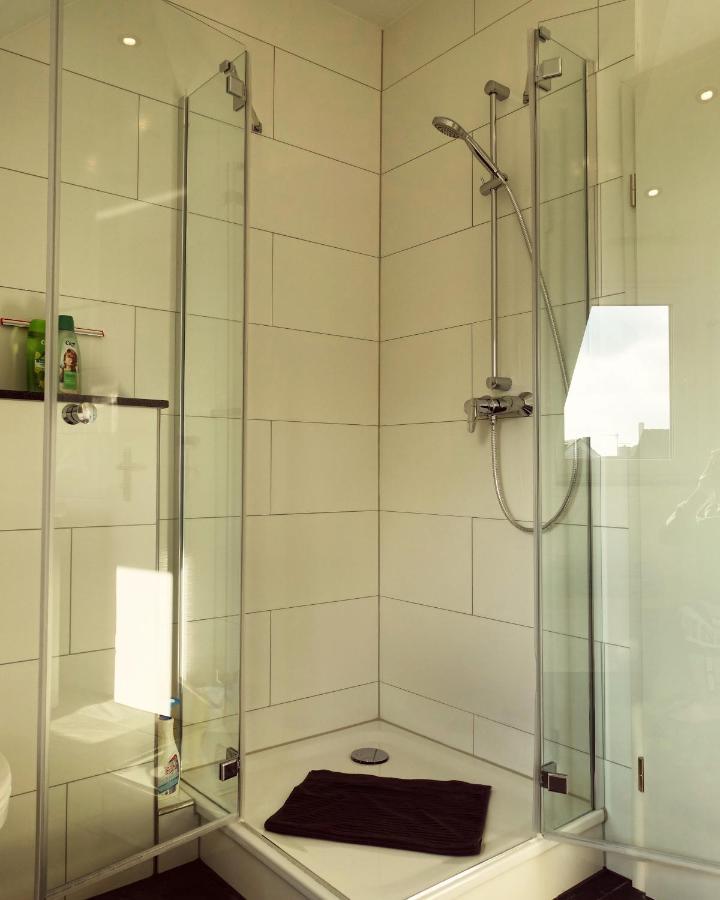 Frankes City Sleep Apartment, 6 Einzelbetten フェルバート エクステリア 写真